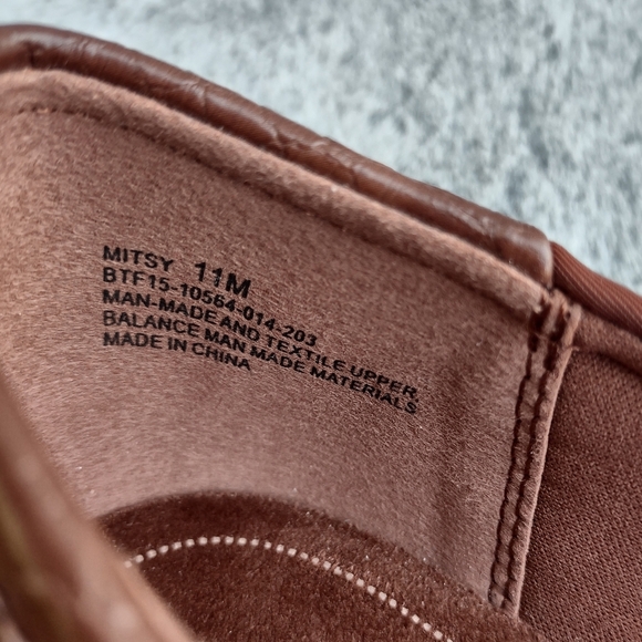 BareTraps Brown and Tan Flats - Picture 10 of 12